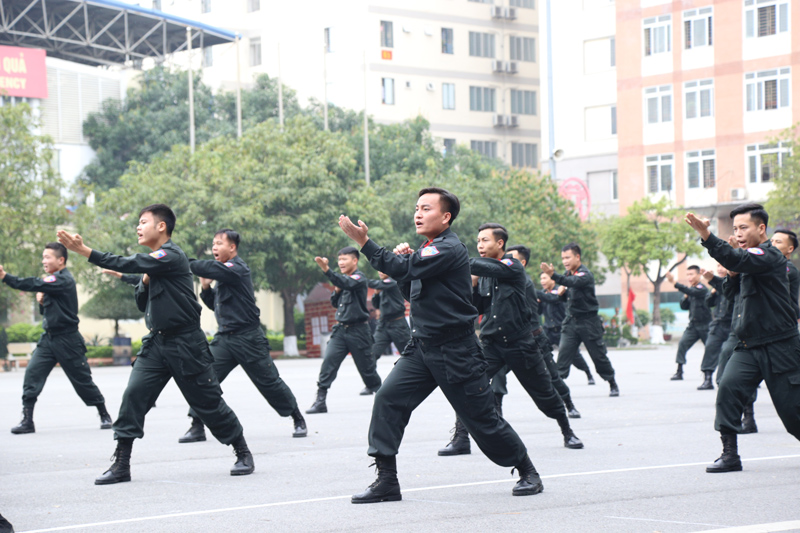 Trung đoàn Cảnh sát dự bị đặc nhiệm E32 tổ chức diễn tập bảo đảm ANTT dịp Tết Nguyên đán