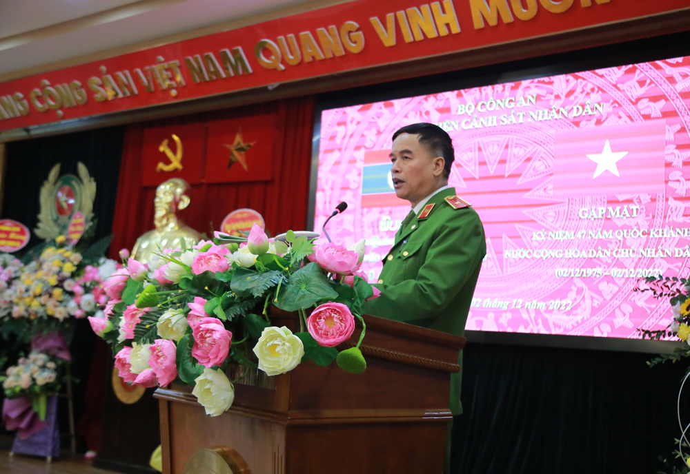 Thiếu tướng, GS. TS Nguyễn Đắc Hoan, Phó Giám đốc Học viện CSND phát biểu chúc mừng học viên Lào nhân dịp Quốc khánh