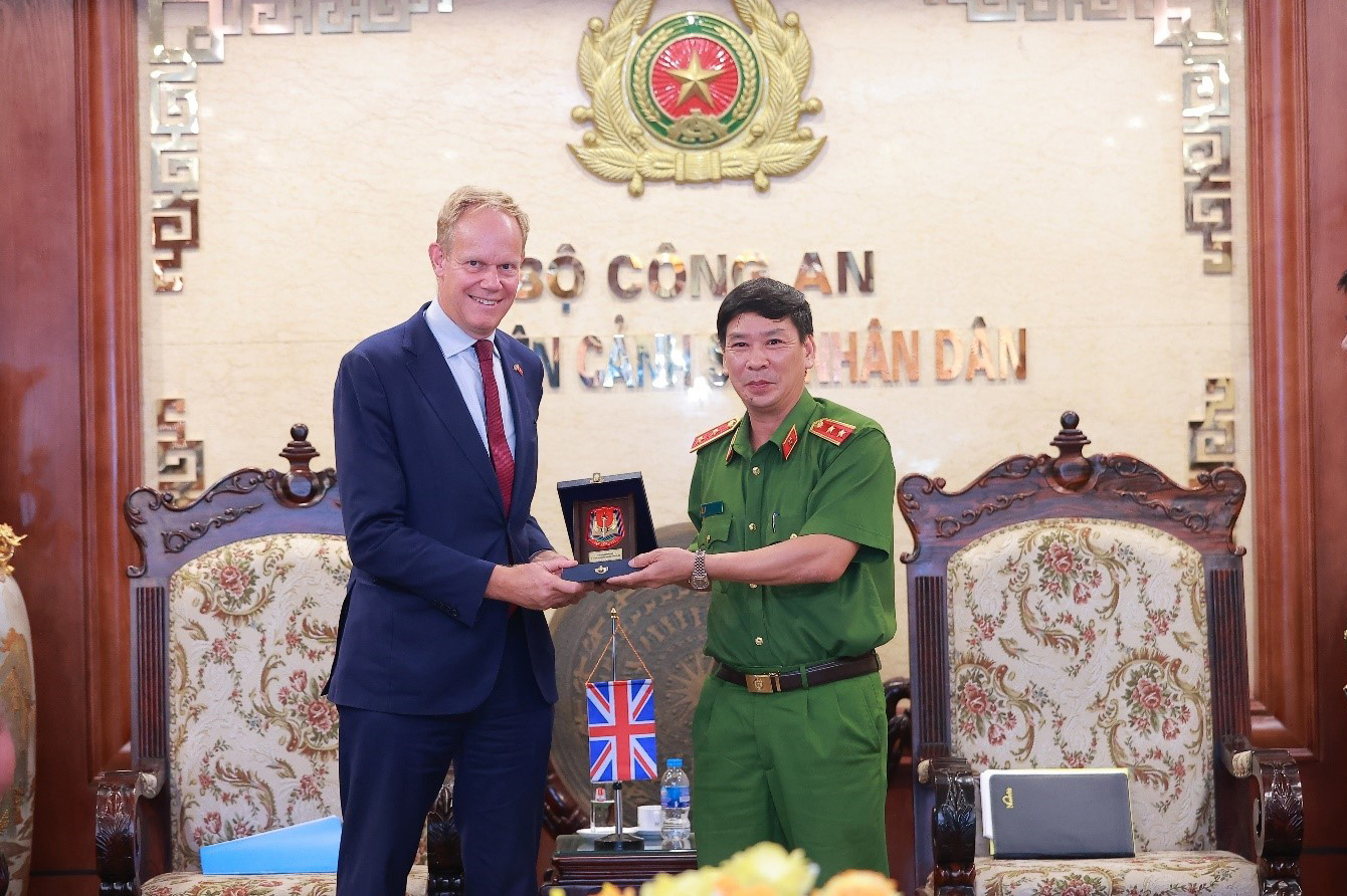 Kết quả chuyến thăm và làm việc tại Việt Nam của ngài Quốc vụ khanh Bộ nội vụ Vương quốc Anh