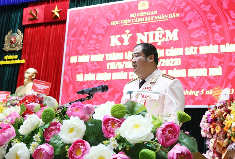 Thiếu tướng, TS Chử Văn Dũng, Phó Giám đốc Học viện dẫn chương trình tại Lễ kỷ niệm